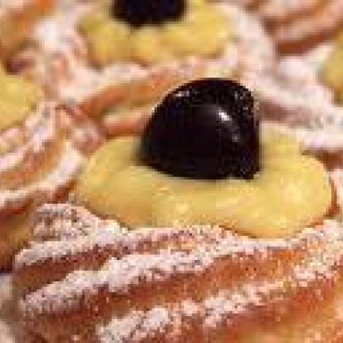 http://i2.wp.com/italiantraditionalfood.it/wp-content/uploads/2015/02/festa_pap%C3%A0_zeppole.jpg?resize=271%2C128